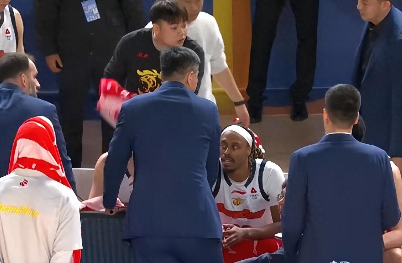 体育娱乐-全明星MVP0分，三分赛冠军投不进三分球，杜锋一手好牌打得稀碎